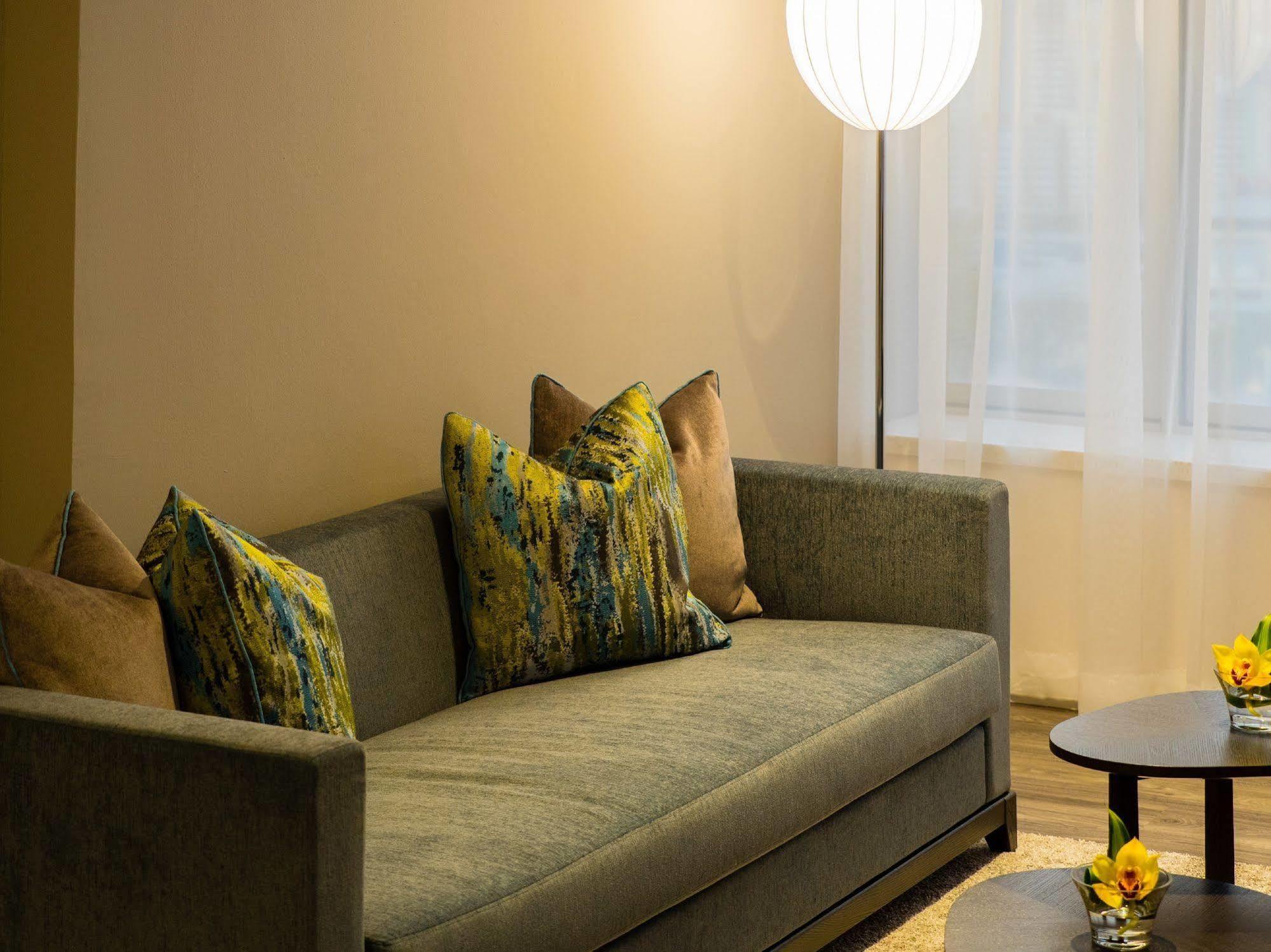 Parkroyal Serviced Suites Singapura Exterior foto